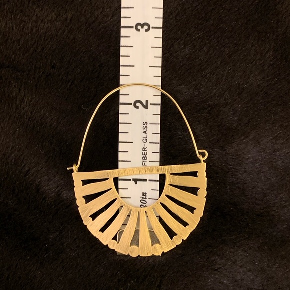 NEW! Golden Summer Earrings, NWT - Picture 6 of 7